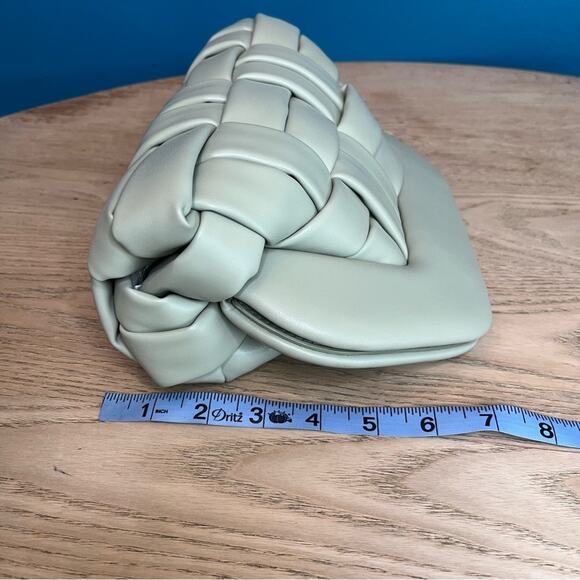 Themoire Tia Weaved Clutch Vegan Leather Puffy Crossbody Shoulder Light Green - Picture 9 of 10